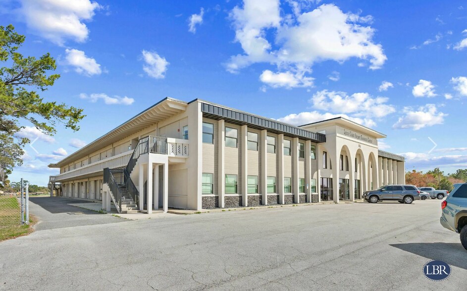 6855 Tico Rd, Titusville, FL à louer - Photo du bâtiment - Image 2 de 18