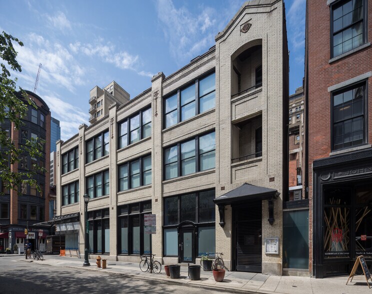 107-109 S 13th St, Philadelphia, PA à louer - Photo du bâtiment - Image 2 de 35