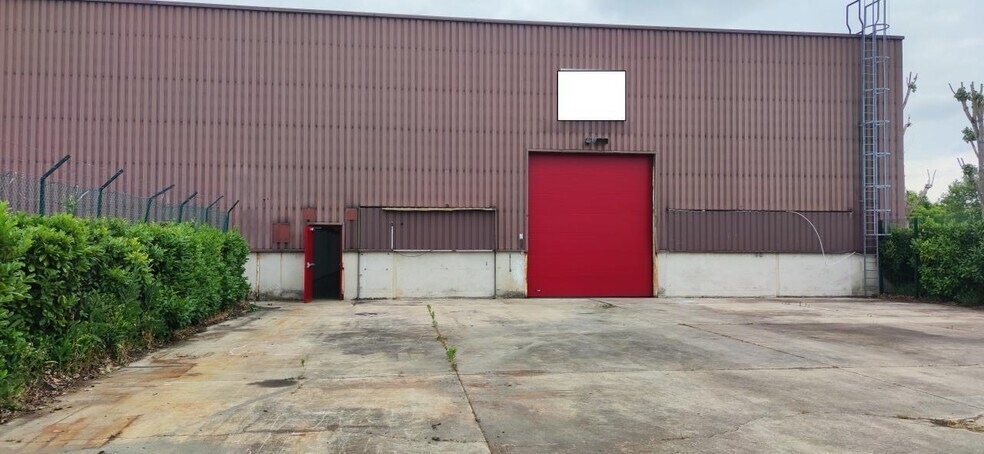 Flex dans SAINT-OUEN-L'AUMONE à louer - Photo du bâtiment - Image 1 de 8