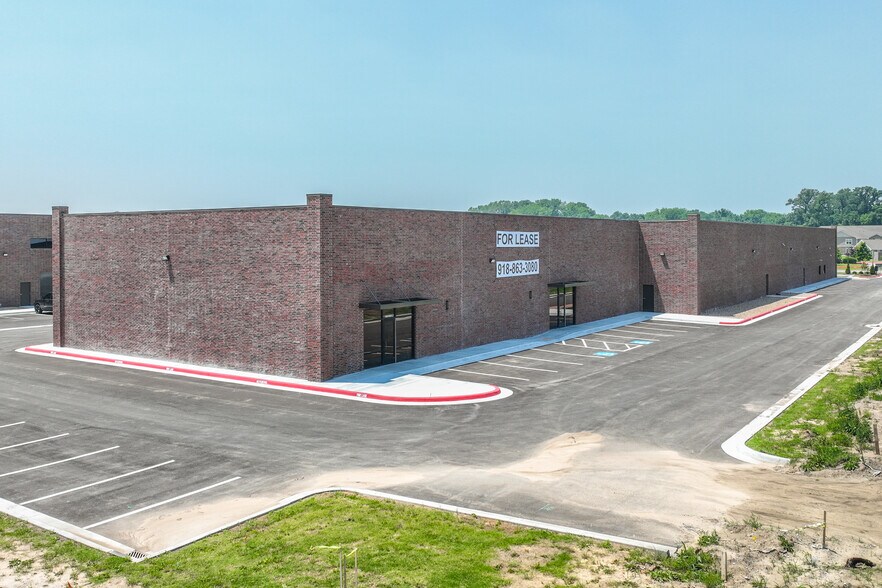 12231 S 74th East Ave Ave, Bixby OK - Warehouse