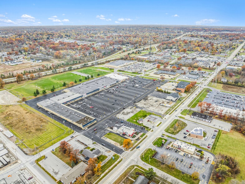 1901-1959 Cooper Foster Park Rd, Lorain, OH for lease - Building Photo - Image 2 of 4