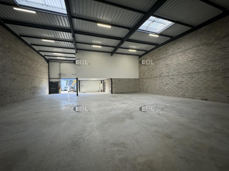 Flex in Bondoufle for lease - Building Photo - Image 1 of 4
