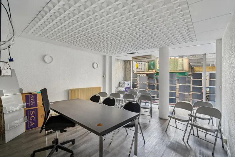 37 Rue Louise Michel, Levallois-Perret for sale - Interior Photo - Image 3 of 14