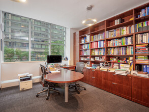 241 E 86th St, New York, NY for lease Interior Photo- Image 1 of 9