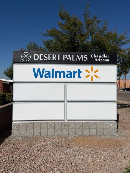 2055 N Alma School Rd, Chandler, AZ à louer - Photo du bâtiment - Image 3 de 17