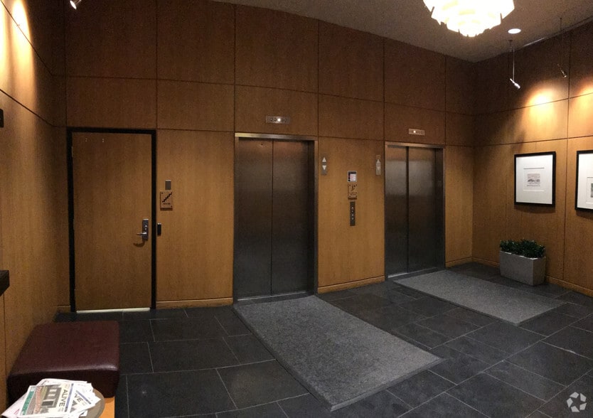401 N Front St, Columbus, OH for lease - Lobby - Image 3 of 3