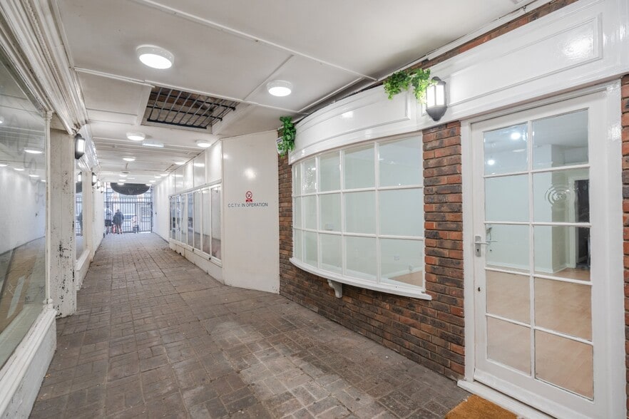 1 Regent Arcade, Grimsby for lease - Interior Photo - Image 1 of 1