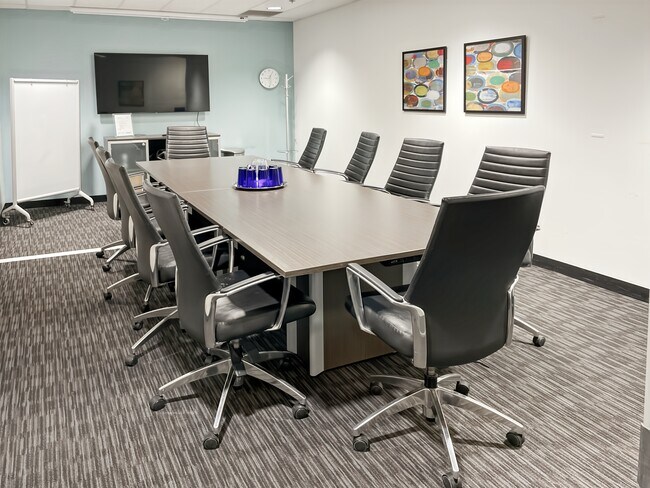 Plus de détails pour 2010 Winston Park Dr, Oakville, ON - Coworking à louer