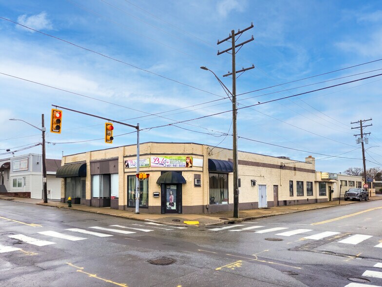 634-636 Park Ave, Cranston, RI à vendre - Photo du bâtiment - Image 3 de 33