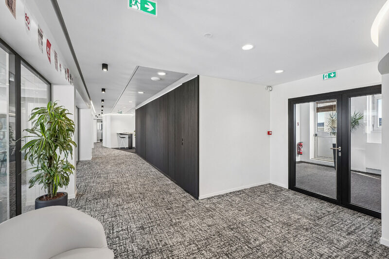 89-91 Rue Du Faubourg Saint-Honoré, Paris for sale - Interior Photo - Image 2 of 7