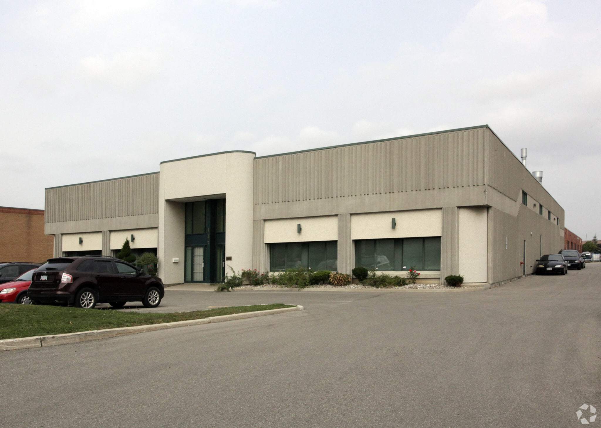 137 Buttermill Ave, Vaughan, ON for sale Primary Photo- Image 1 of 1
