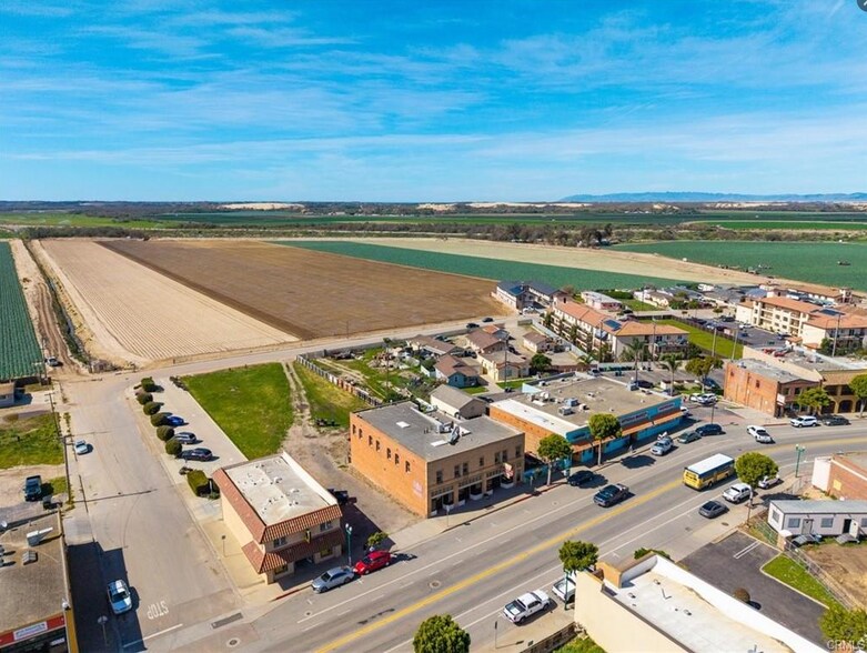 823-829 Guadalupe St, Guadalupe, CA à vendre - Photo du bâtiment - Image 3 de 28