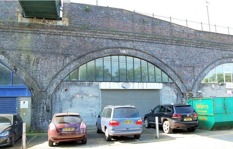 Alma Rd, Windsor à louer - Photo principale - Image 1 de 10