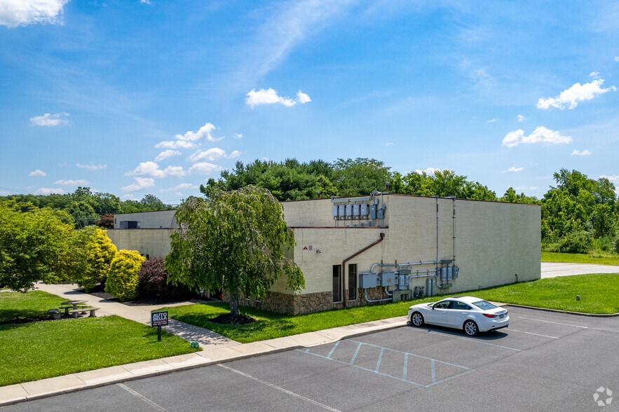 1 Linda Ln, Vincentown, NJ for lease - Primary Photo - Image 1 of 19
