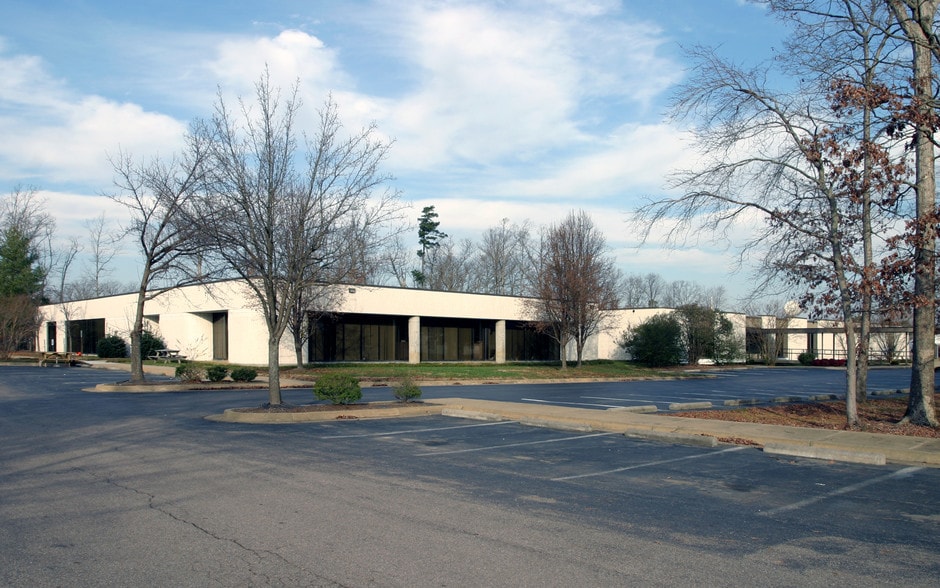 8149 Walnut Grove Rd, Mechanicsville, VA for lease - Primary Photo - Image 1 of 3