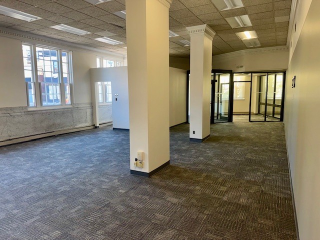 5845-5851 Hamilton Ave, Cincinnati, OH à louer - Photo du bâtiment - Image 3 de 5