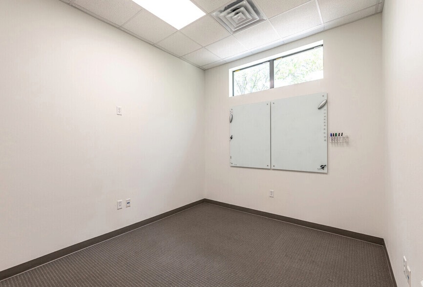 3348 Peden Rd, Fort Worth, TX à louer - Photo intérieure - Image 2 de 17