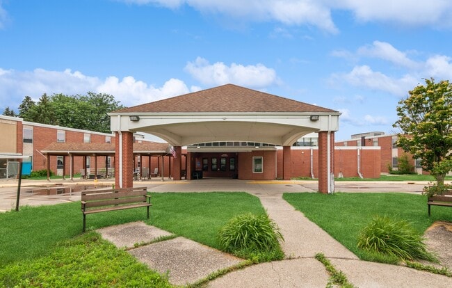 More details for 901 Luther Pl, Albert Lea, MN - Health Care for Auction