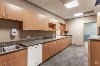 8101 Birchwood Ct, Johnston, IA for sale Interior Photo- Image 2 of 6