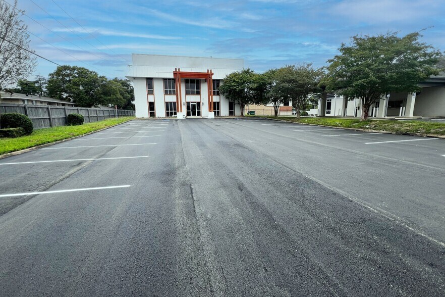 4598 Broad St, Virginia Beach, VA à louer - Photo du bâtiment - Image 2 de 15