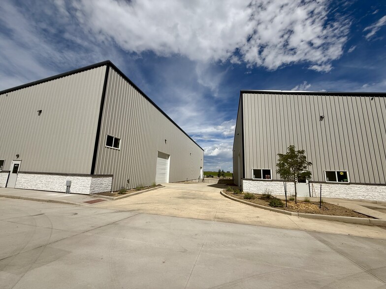 1767 Vista View Dr, Longmont, CO for sale - Building Photo - Image 3 of 17