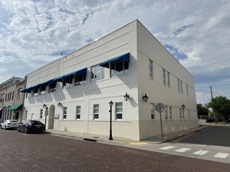 784 Howard Ave, Biloxi, MS for sale - Primary Photo - Image 3 of 10