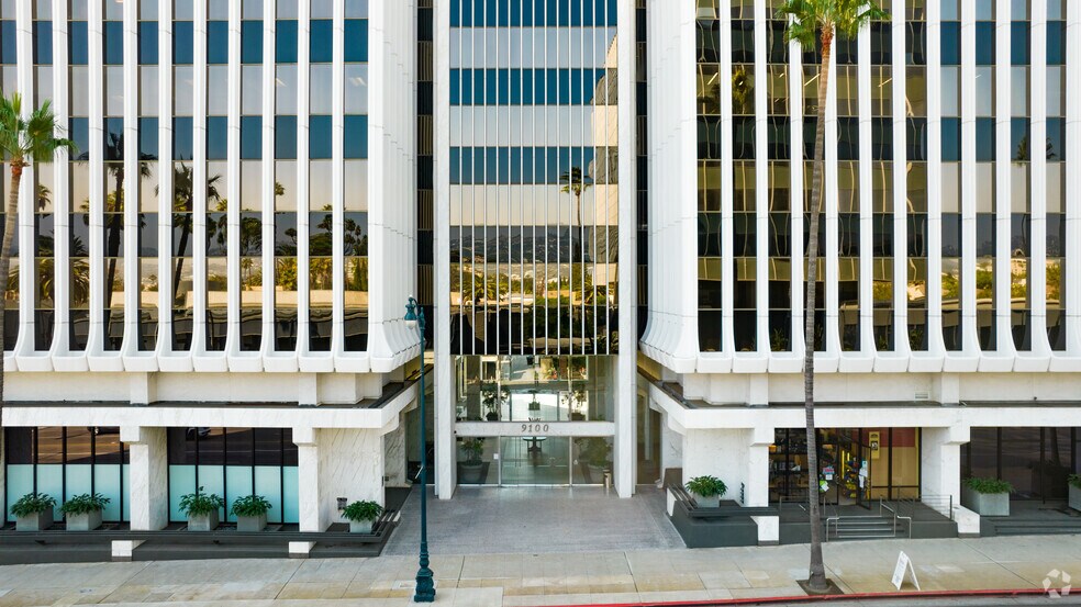 9100 Wilshire Blvd, Beverly Hills, CA à louer - Photo du bâtiment - Image 3 de 31