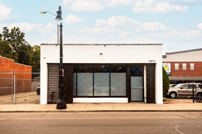 More details for 4621 W Vernor Hwy, Detroit, MI - Retail for Sale