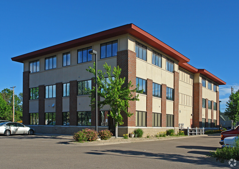 1912 N Lexington Ave, Roseville, MN à vendre - Photo du bâtiment - Image 1 de 4