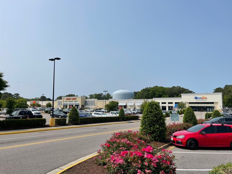 2800 Virginia Beach Blvd, Virginia Beach, VA à louer - Photo du bâtiment - Image 2 de 13
