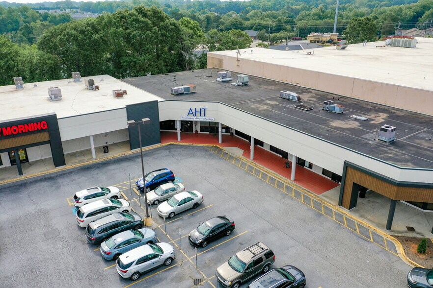 3715 E North St, Greenville, SC à louer - Photo du bâtiment - Image 2 de 8