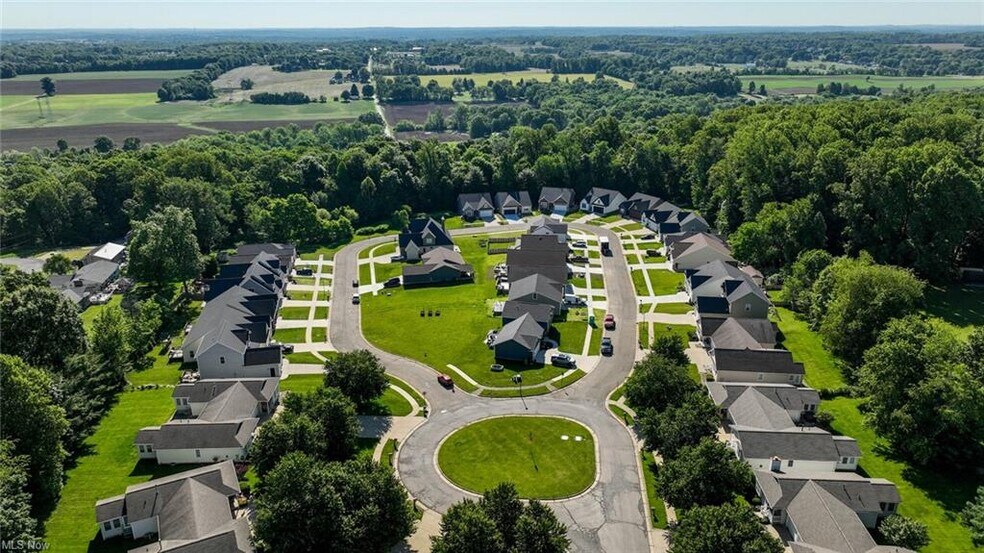 1255 Thorn W, Doylestown, OH à vendre - Photo du bâtiment - Image 3 de 7