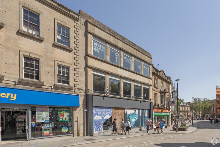 6 High St, Yeovil à louer - Photo du bâtiment - Image 2 de 2