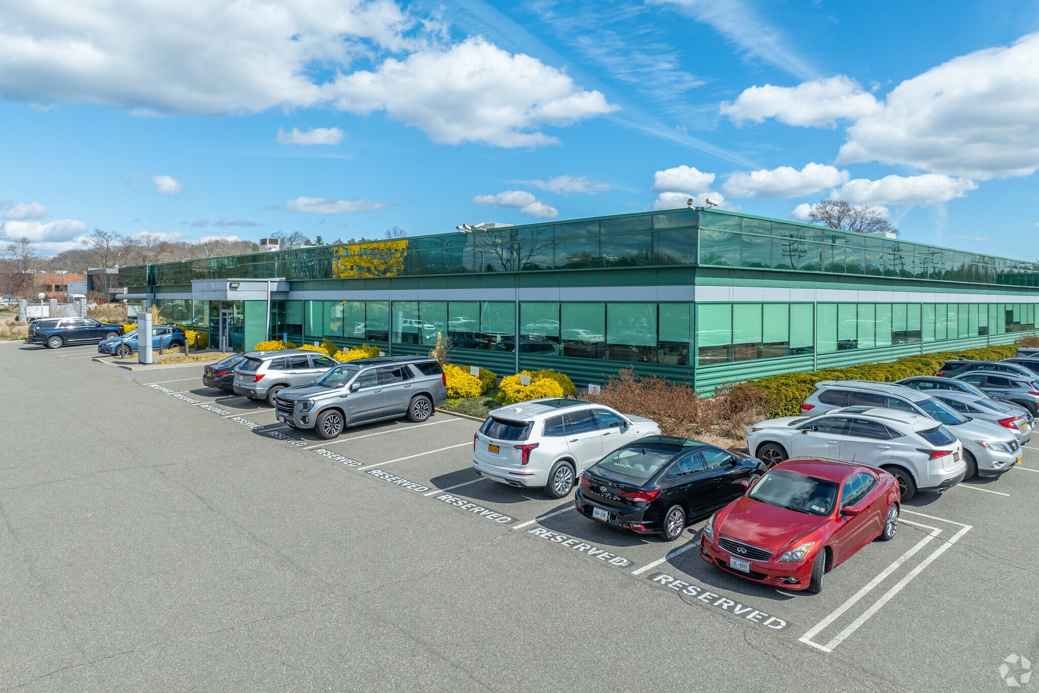 177-199 Crossways Park Dr, Woodbury, NY for lease Primary Photo- Image 1 of 6