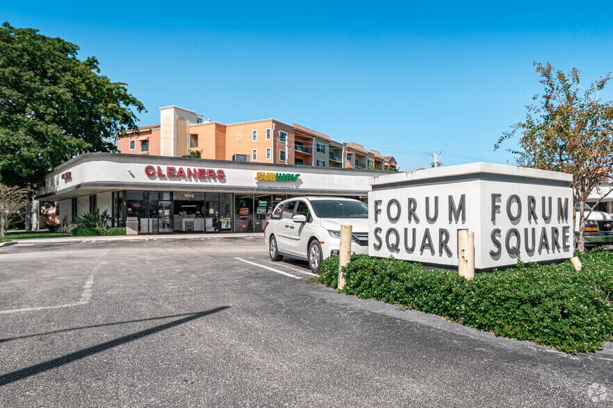 1675 Forum Pl, West Palm Beach, FL à louer - Photo du bâtiment - Image 2 de 6