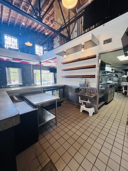 675 Pulaski St, Athens, GA à louer - Photo intérieure - Image 3 de 29