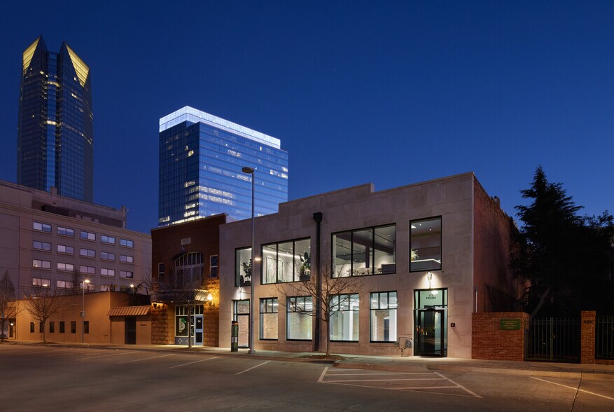 518 Colcord Dr, Oklahoma City, OK à vendre - Photo du bâtiment - Image 2 de 48