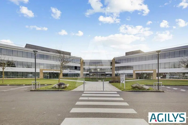 Bureau dans Saclay à louer - Photo du bâtiment - Image 1 de 12