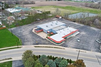 Plus de détails pour 720 N Wisconsin Ave, Elkhorn, WI - Commerce de détail à vendre
