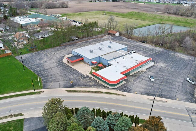 More details for 720 N Wisconsin Ave, Elkhorn, WI - Retail for Sale