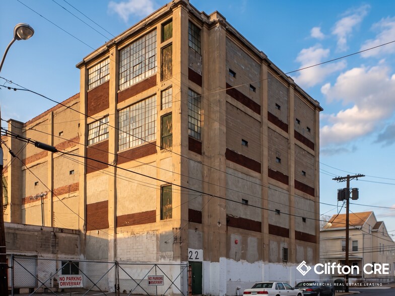 22 Mercer St, Paterson, NJ à vendre - Photo du bâtiment - Image 2 de 9