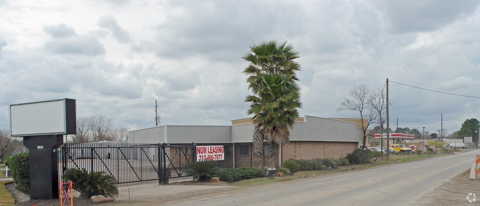 12431 Cutten Rd, Houston, TX for lease - Building Photo - Image 3 of 3