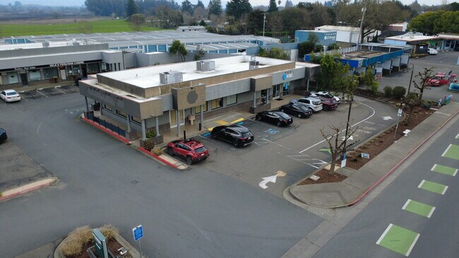 Plus de détails pour 801 Gravenstein Ave, Sebastopol, CA - Commerce de détail à louer