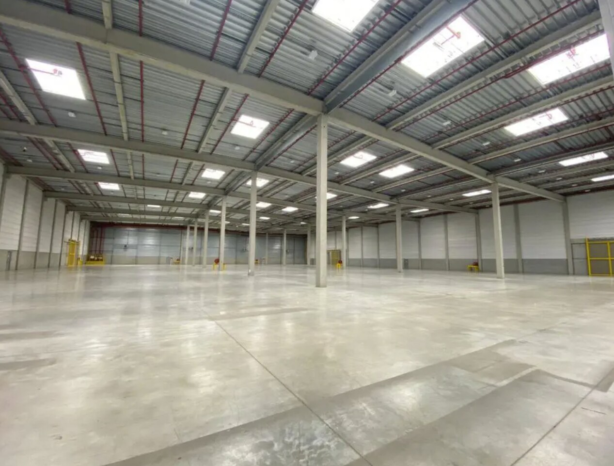 Industriel dans Le Plessis-Pâté à louer Photo intérieure- Image 1 de 4