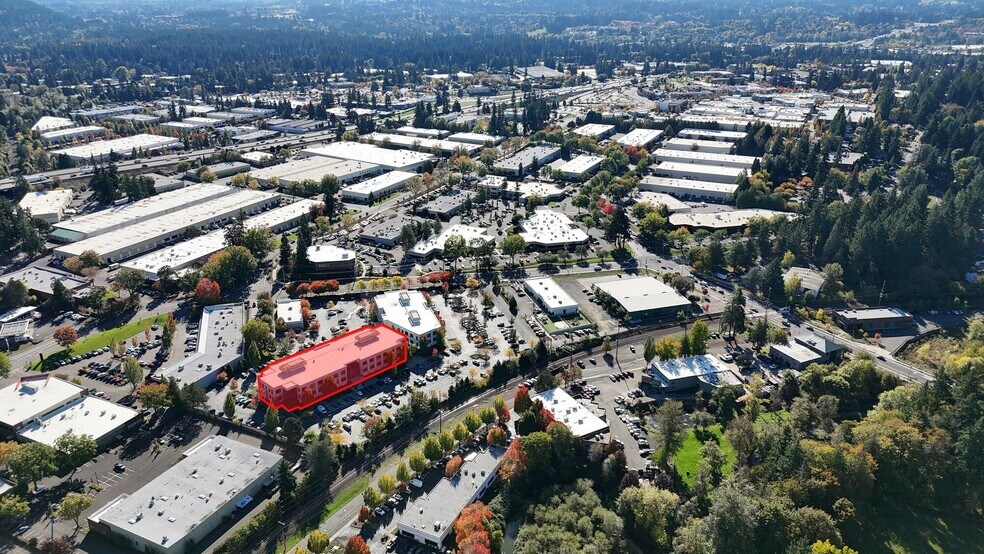 16037 SW Upper Boones Ferry Rd, Tigard, OR à louer - Photo du bâtiment - Image 2 de 4