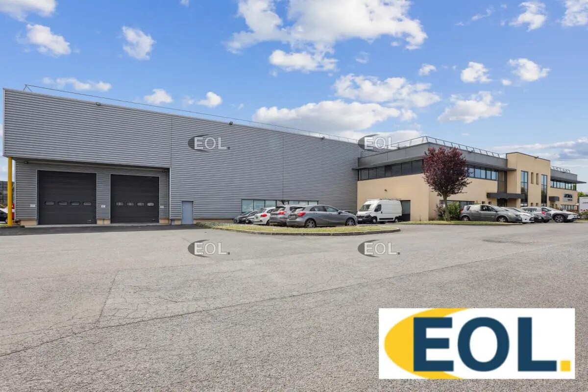 Industrial in Le Mesnil-Amelot for lease Building Photo- Image 1 of 14