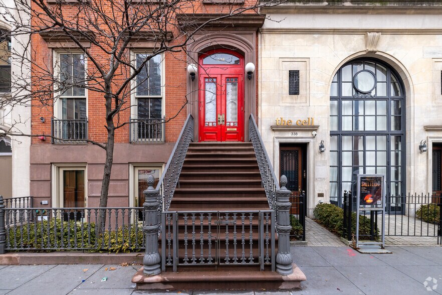 336 W 23rd St, New York, NY à vendre - Photo du bâtiment - Image 3 de 12
