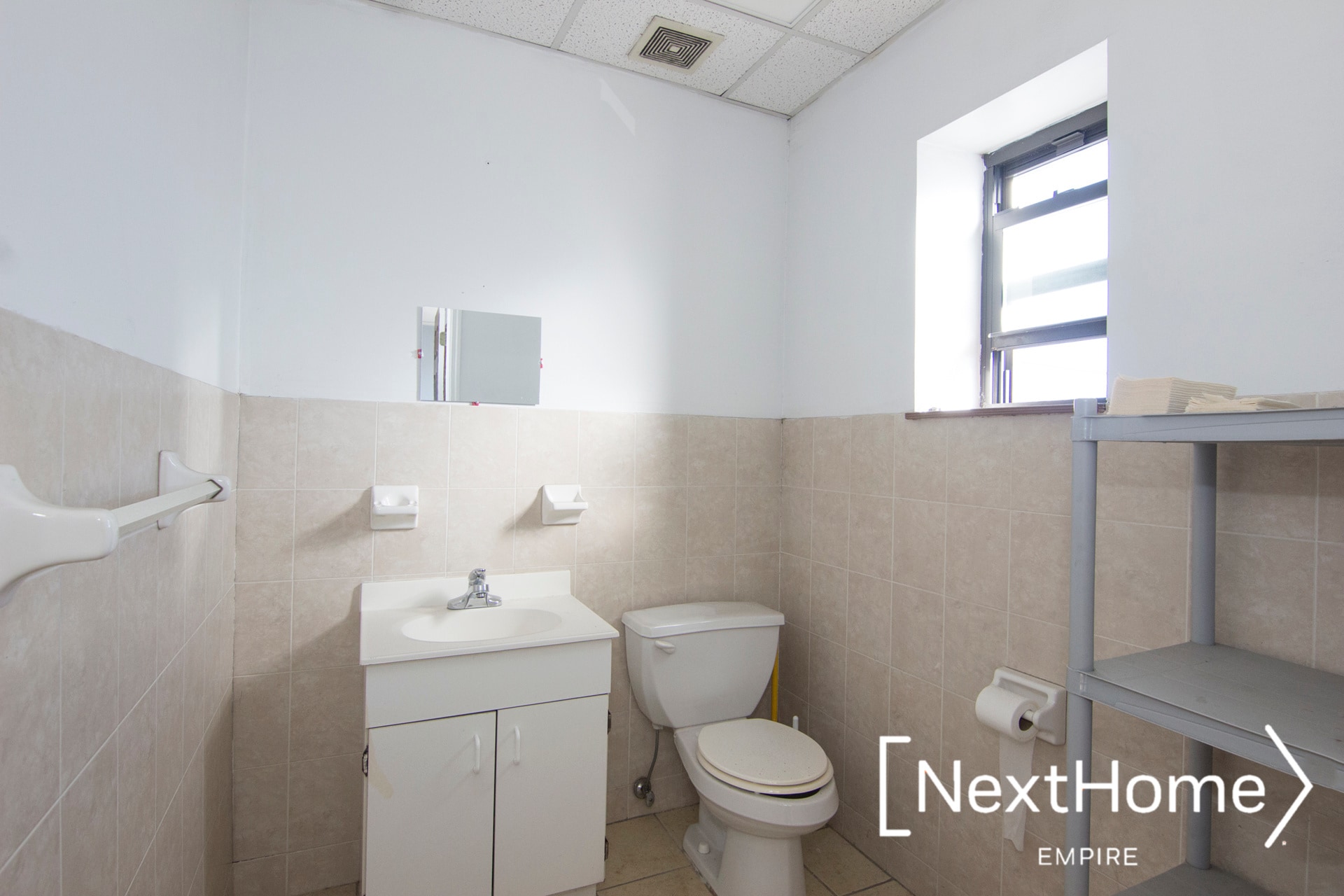 1850 42nd St, Astoria, NY for lease Interior Photo- Image 1 of 6