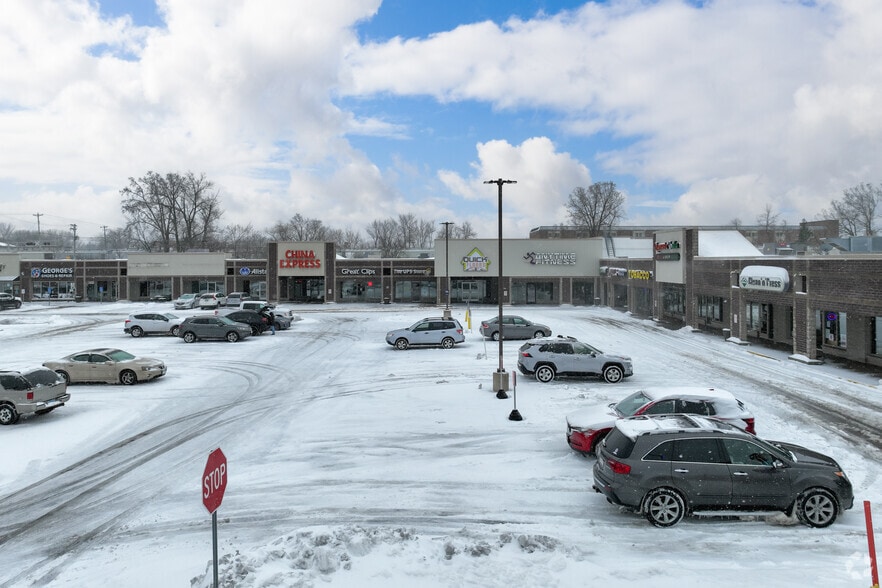 3673 Lexington Ave N, Arden Hills, MN for lease - Building Photo - Image 3 of 6