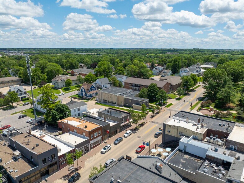 2218 College St, Cedar Falls, IA for lease - Aerial - Image 3 of 20